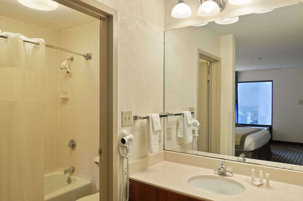 Baymont Inn & Suites Macon/Riverside Dr - thumb 2