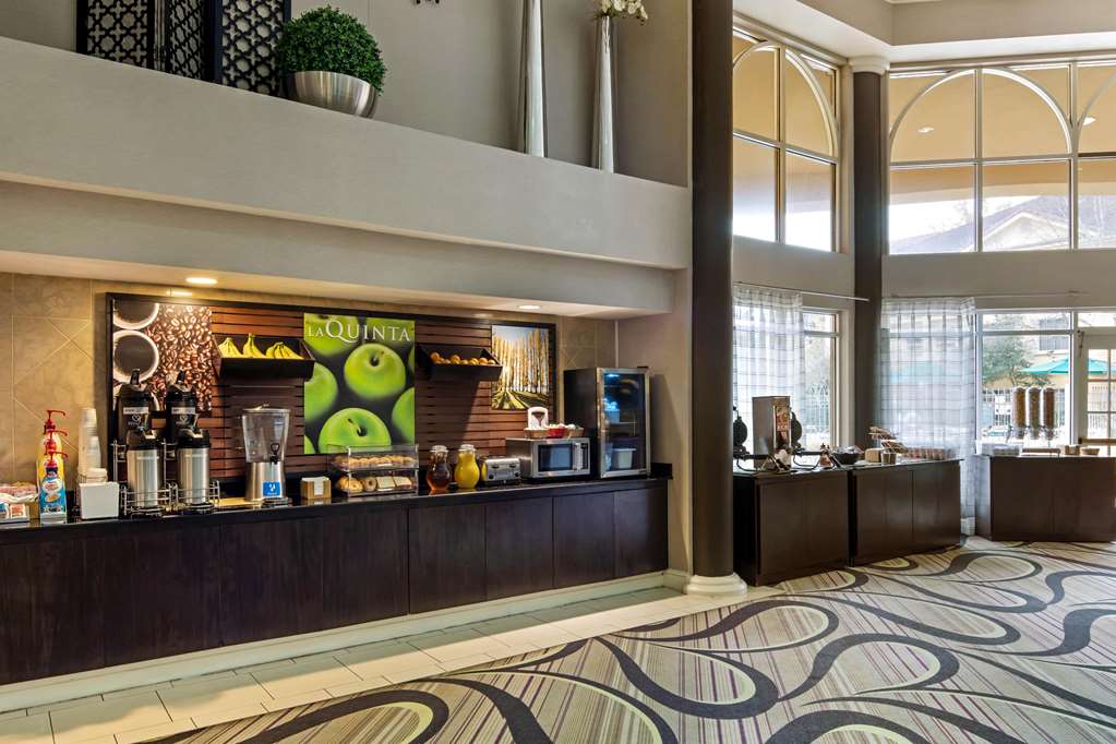 La Quinta Inn & Suites Macon - thumb 16