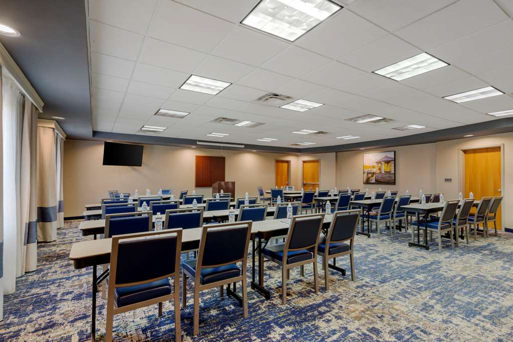 Comfort Suites Stockbridge - thumb 8