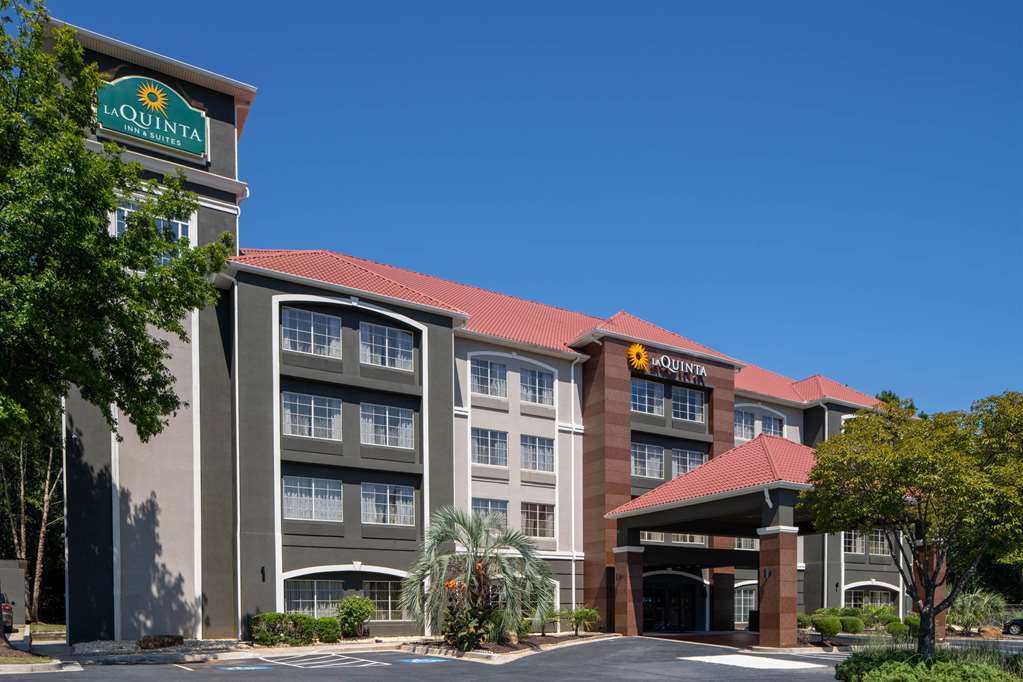 La Quinta Inn & Suites Stockbridge - thumb 0