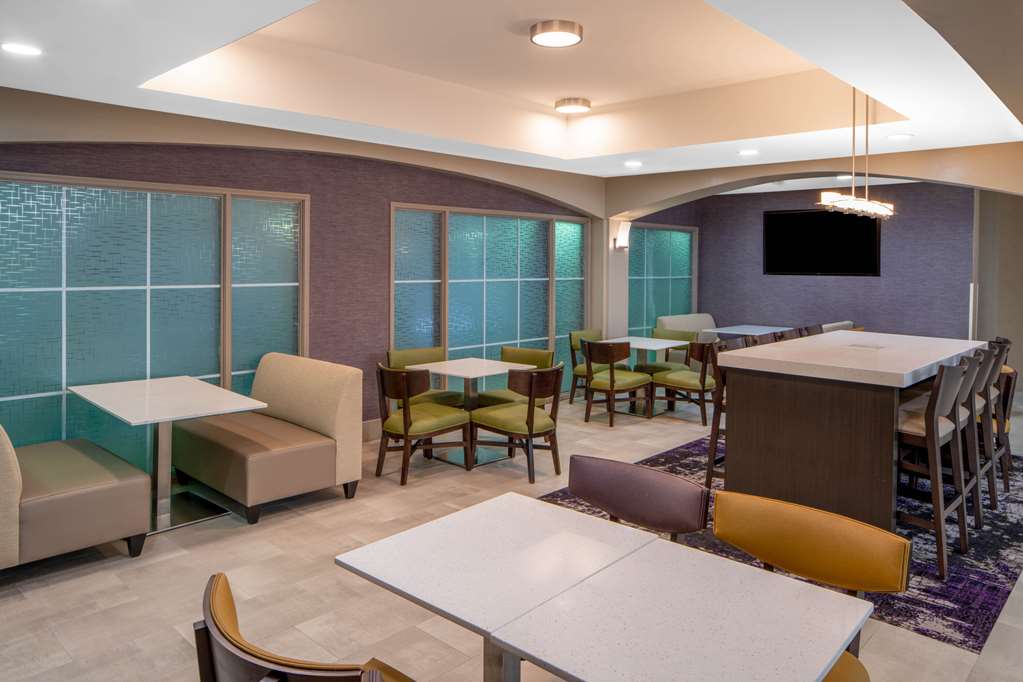 La Quinta Inn & Suites Stockbridge - thumb 7
