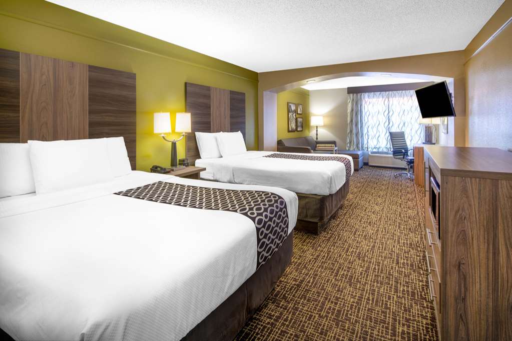 La Quinta Inn & Suites Stockbridge - thumb 9