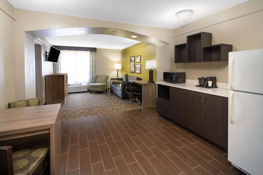 La Quinta Inn & Suites Stockbridge - thumb 10
