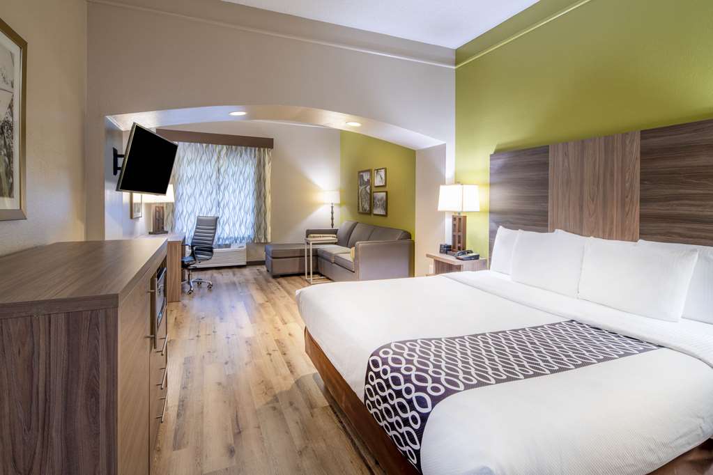 La Quinta Inn & Suites Stockbridge - thumb 12