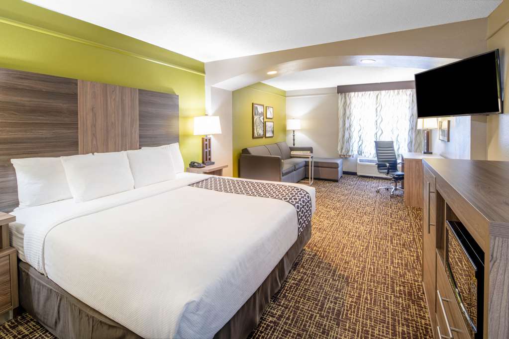 La Quinta Inn & Suites Stockbridge - thumb 13