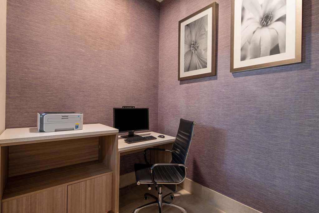 La Quinta Inn & Suites Stockbridge - thumb 15
