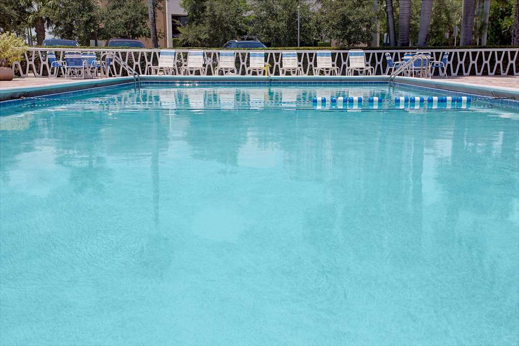 Knights Inn Hallandale - thumb 15