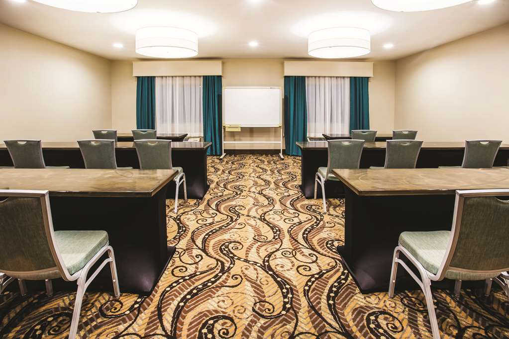 La Quinta Inn & Suites Evansville - thumb 9