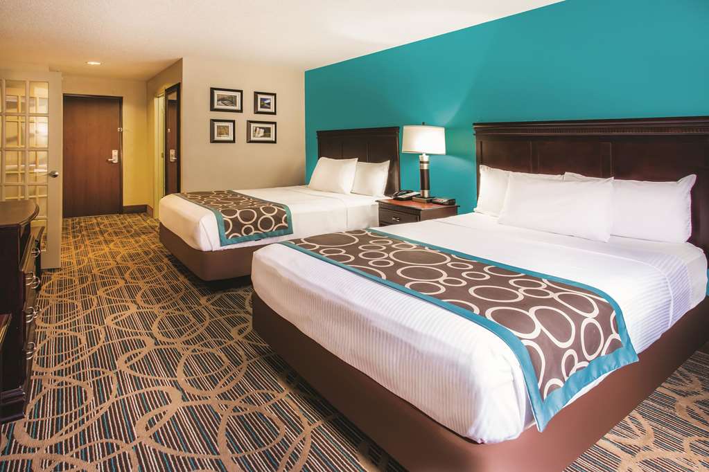 La Quinta Inn & Suites Evansville - thumb 13