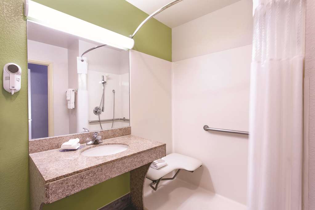 La Quinta Inn Tampa South - thumb 7