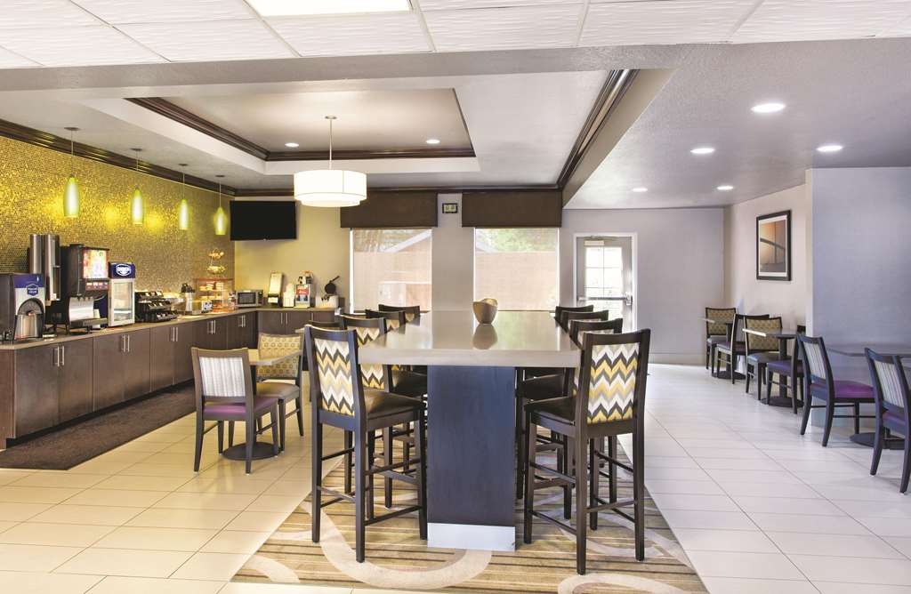 La Quinta Inn Tampa South - thumb 17