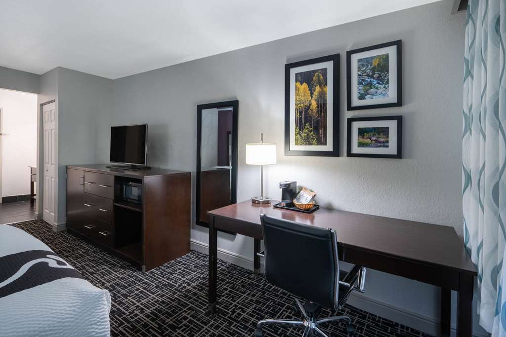 La Quinta Inn Fort Collins - thumb 7
