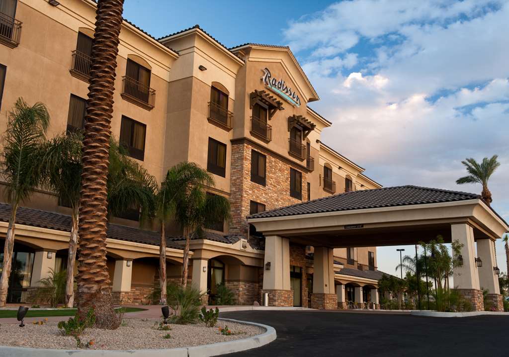 Radisson Hotel Yuma - thumb 0