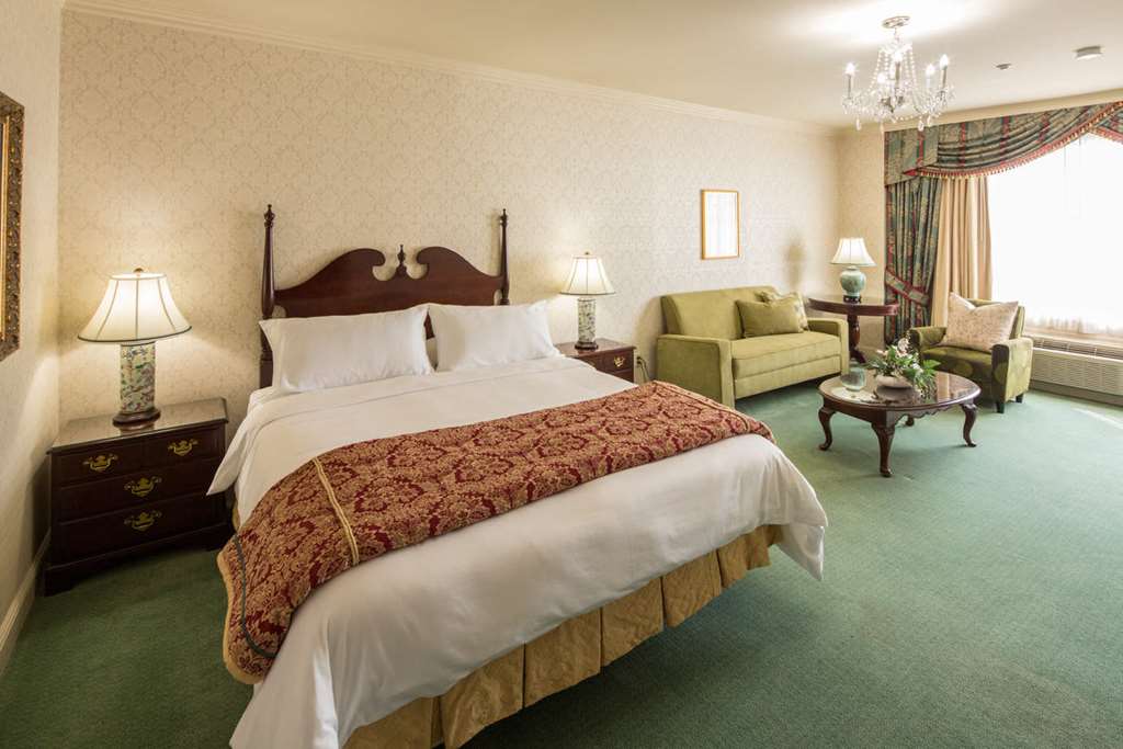 Bristol Hotel - thumb 12