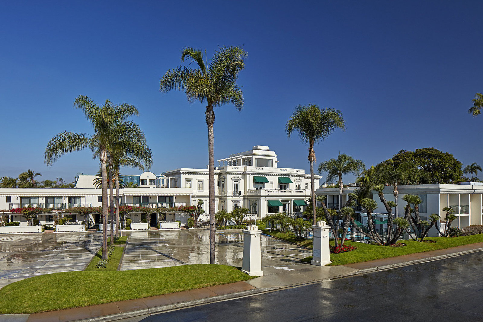 Glorietta Bay Inn - thumb 1