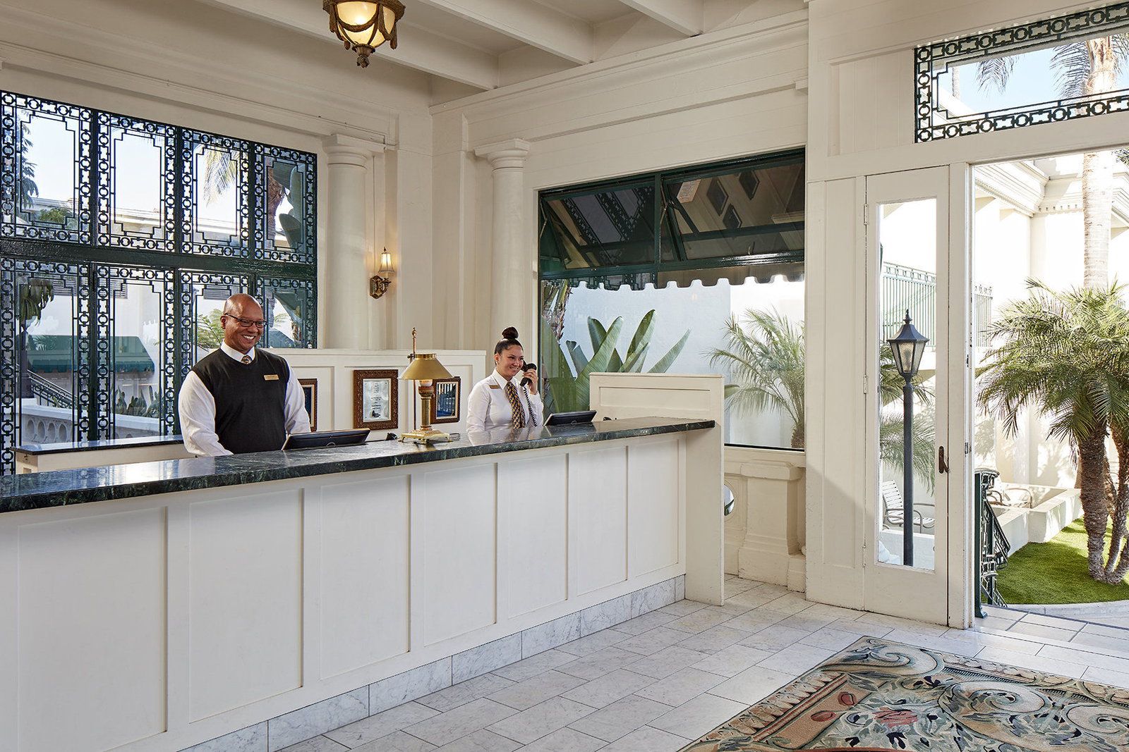 Glorietta Bay Inn - thumb 5