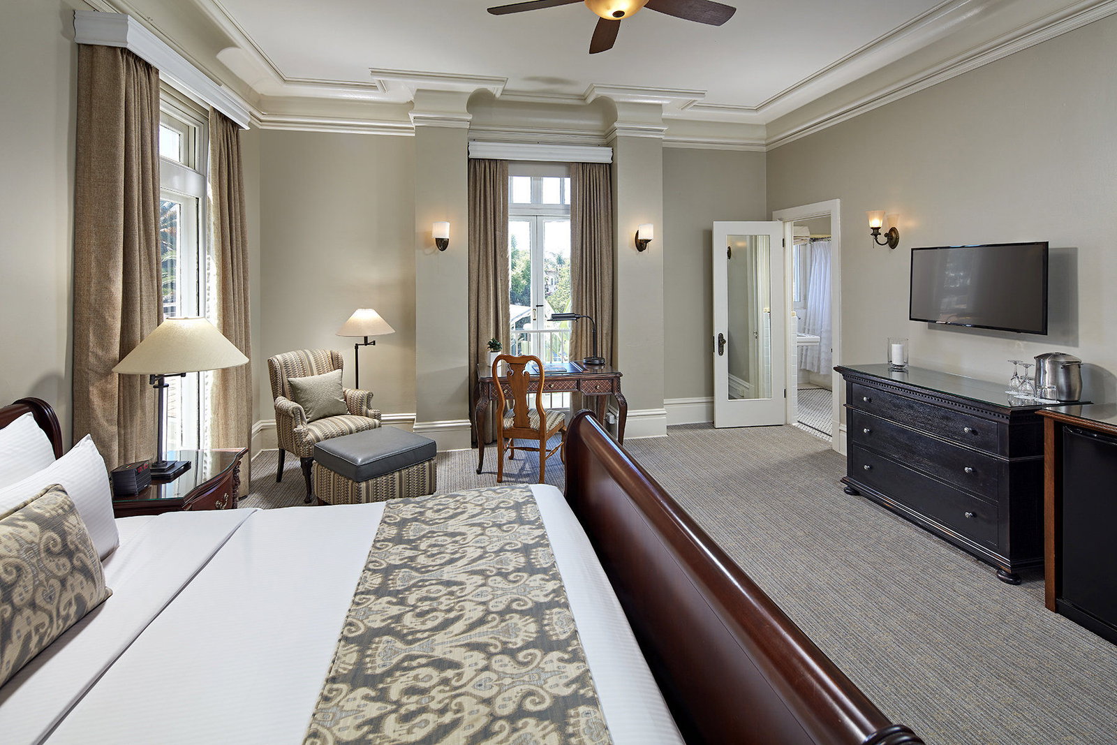 Glorietta Bay Inn - thumb 9