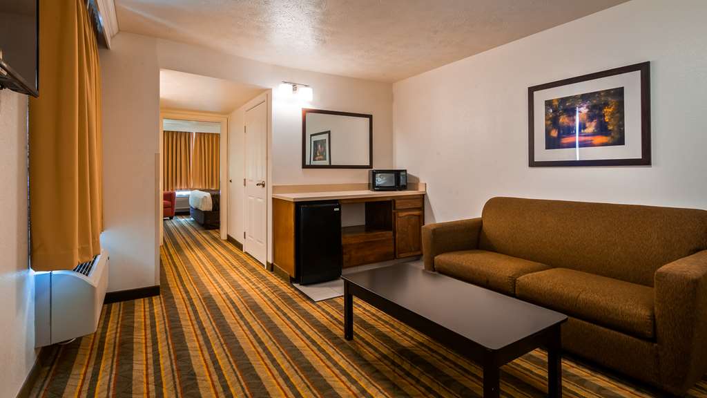 Best Western Visalia Hotel - thumb 12