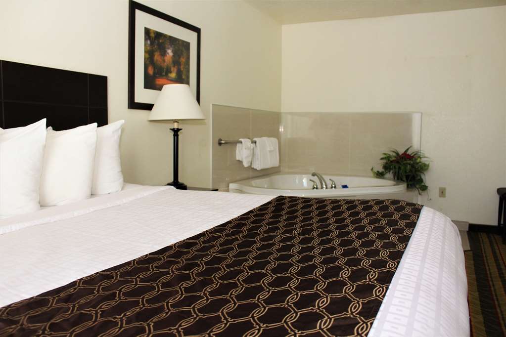 Best Western Visalia Hotel - thumb 17