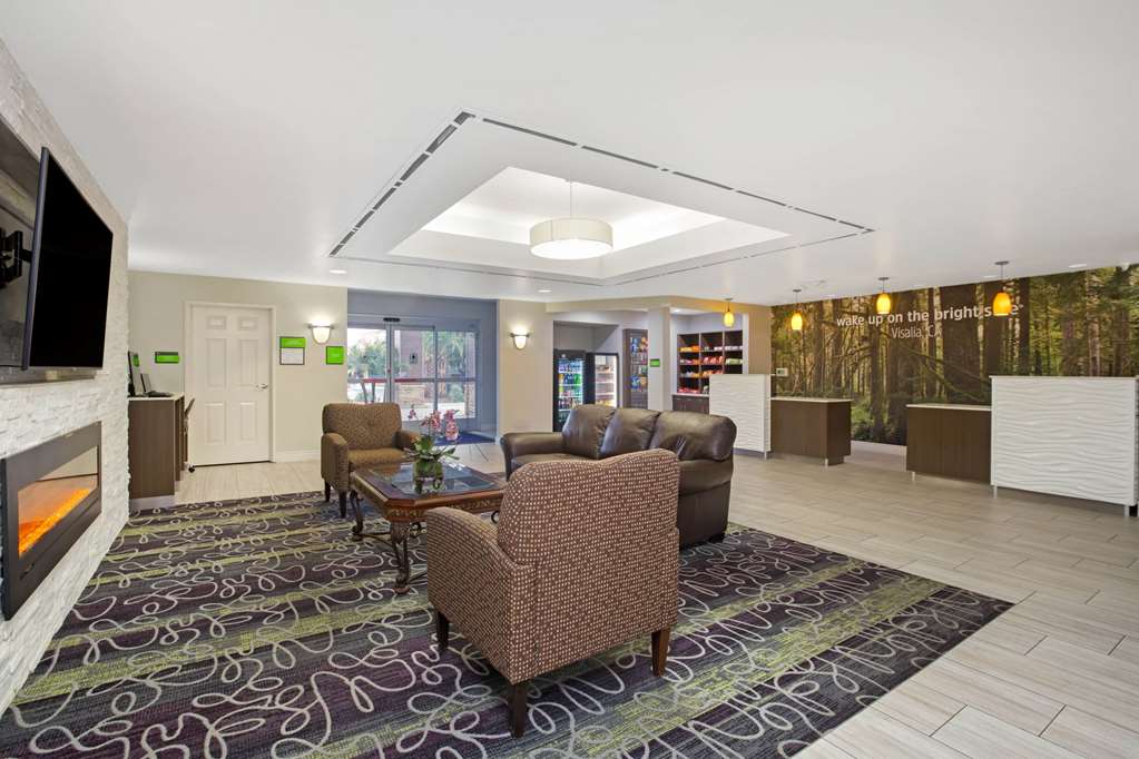La Quinta Inn & Suites Visalia - thumb 2