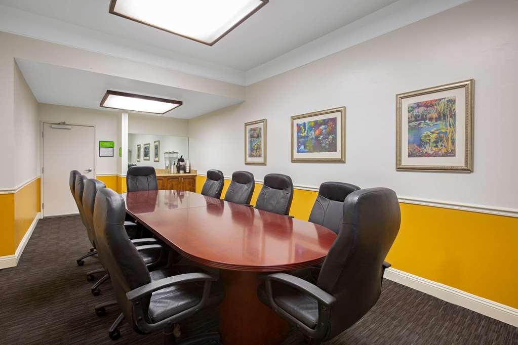 La Quinta Inn & Suites Visalia - thumb 9