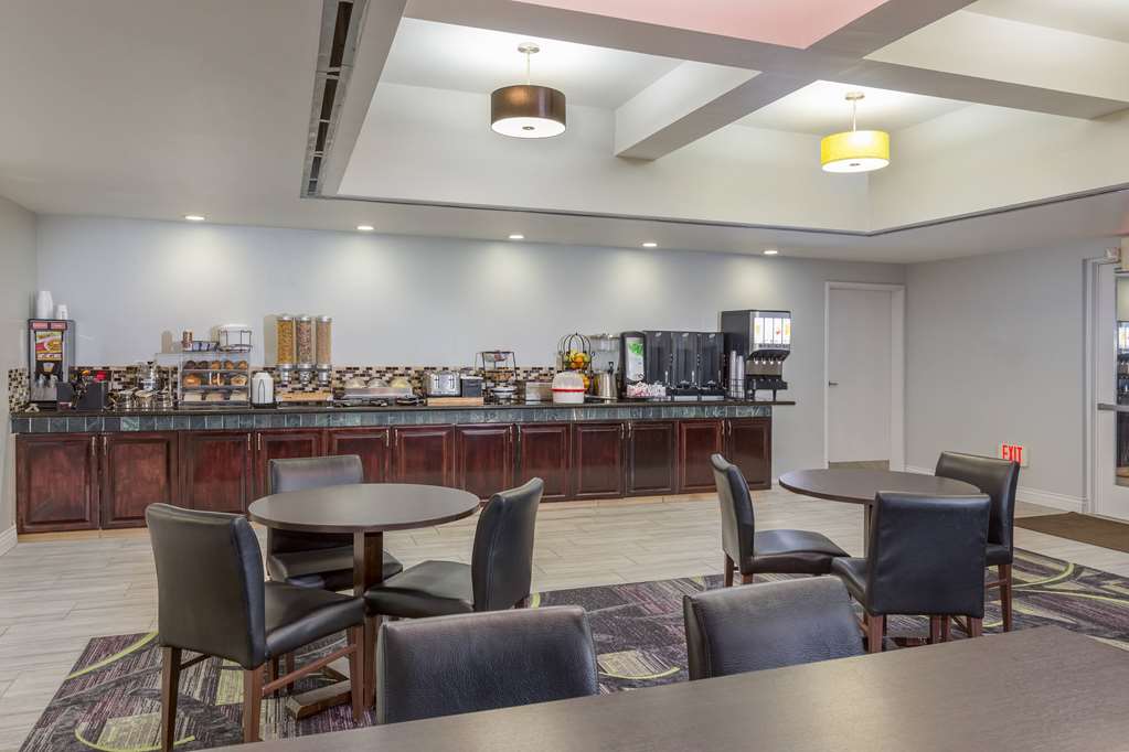 La Quinta Inn & Suites Visalia - thumb 11