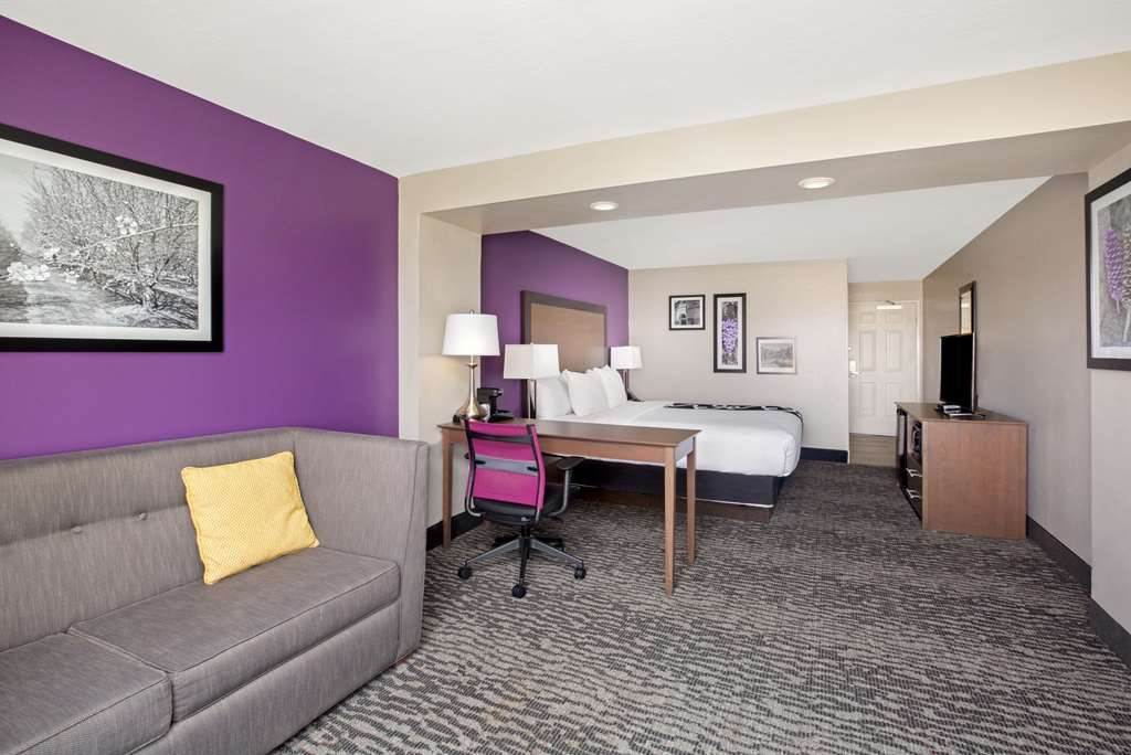 La Quinta Inn & Suites Visalia - thumb 13