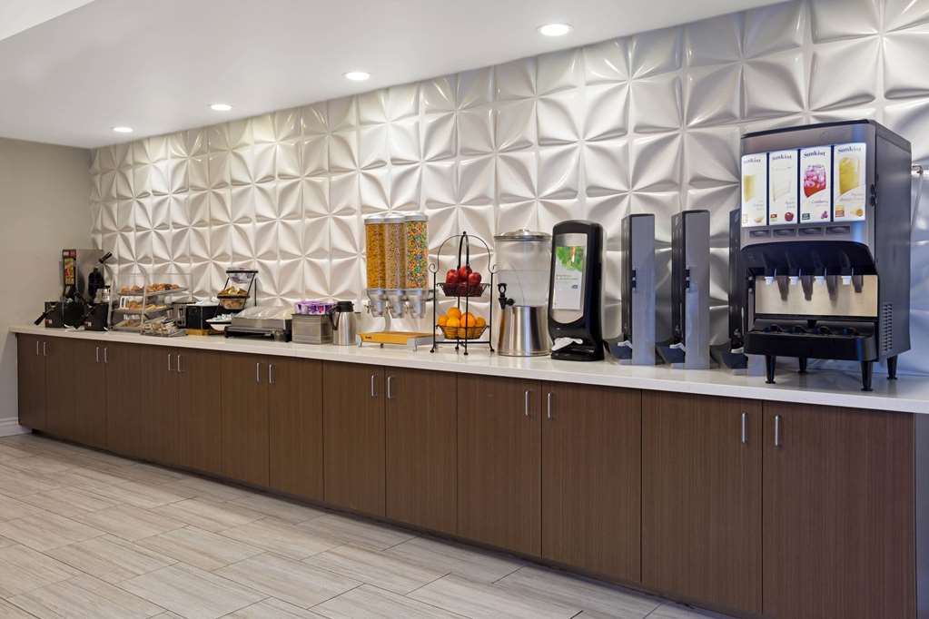La Quinta Inn & Suites Visalia - thumb 16