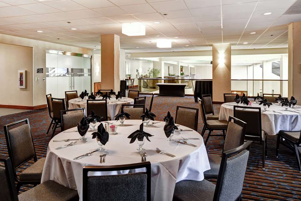 Embassy Suites Hotel Santa Clara - thumb 11