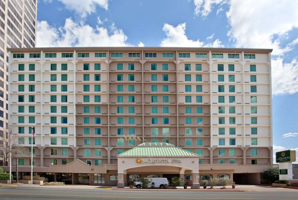 La Quinta Inn & Suites Downtown - thumb 1