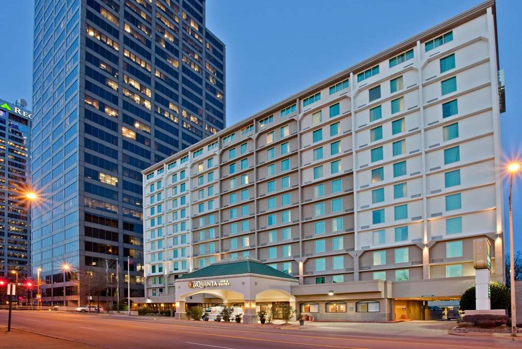 La Quinta Inn & Suites Downtown - thumb 2
