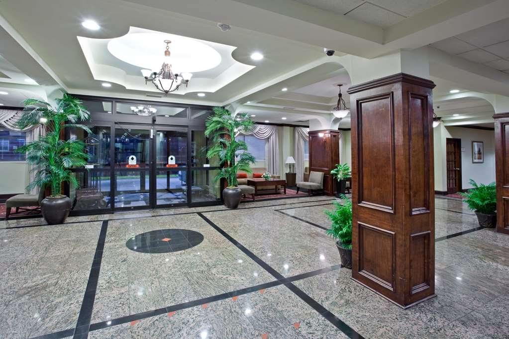 La Quinta Inn & Suites Downtown - thumb 4
