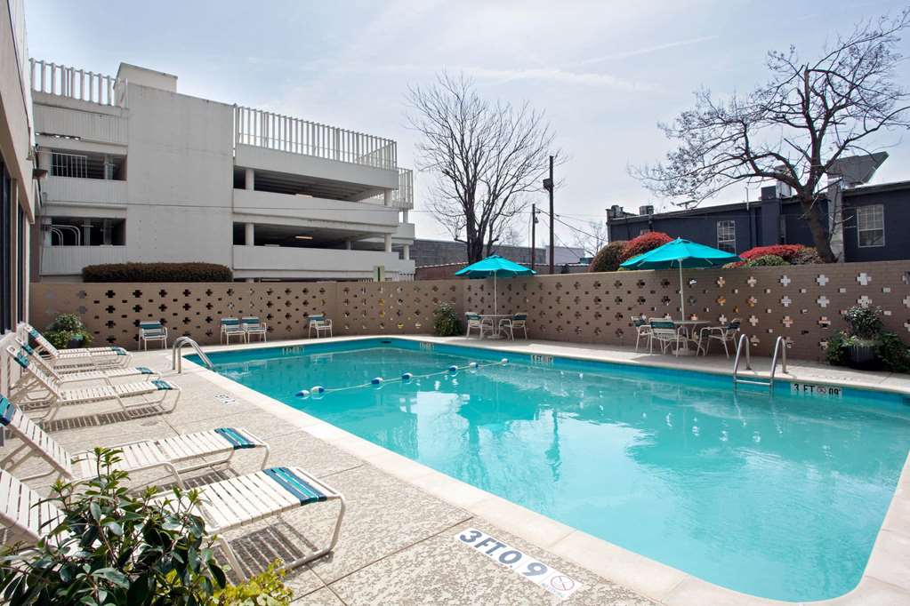 La Quinta Inn & Suites Downtown - thumb 10