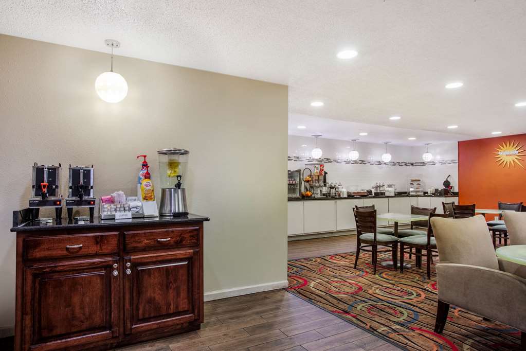 La Quinta Inn Decatur - thumb 14