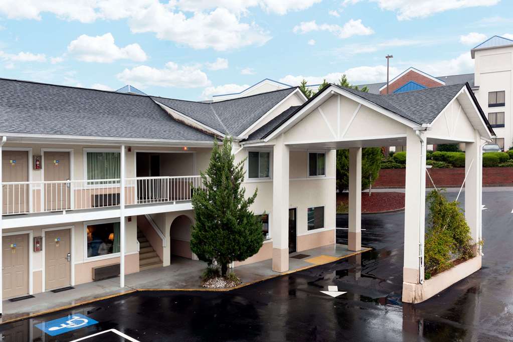 Days Inn Dahlonega - thumb 0