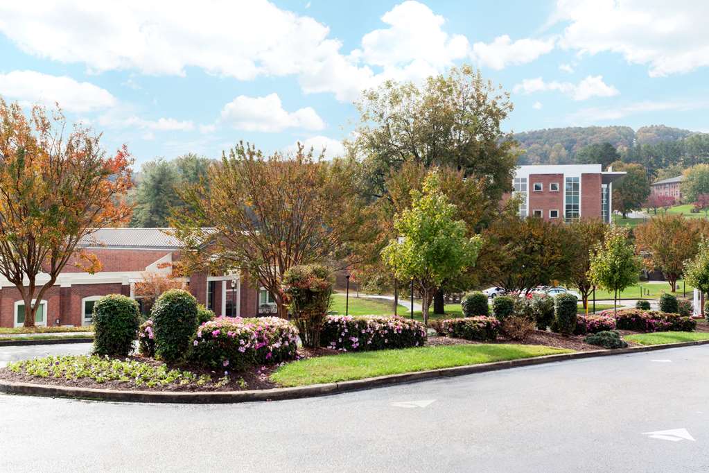 Days Inn Dahlonega - thumb 2