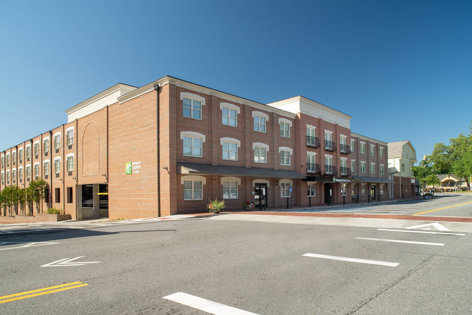 Holiday Inn Express & Suites Dahlonega - thumb 0