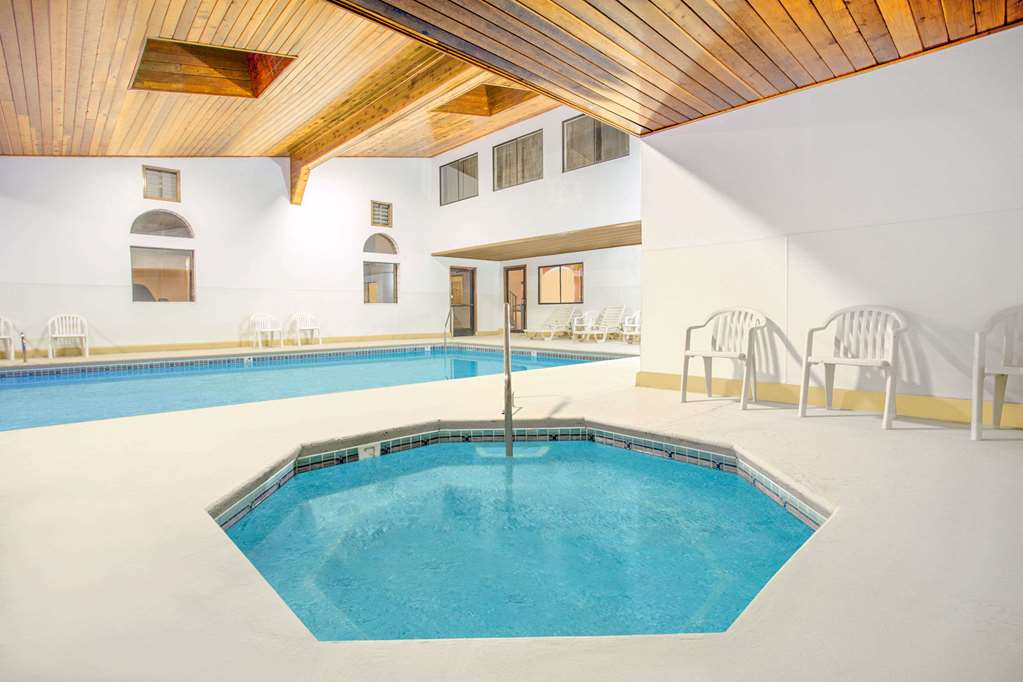 Days Inn & Suites Red Rock-Gallup - thumb 9