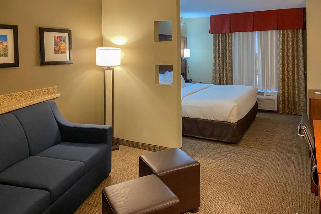 Comfort Suites - thumb 6