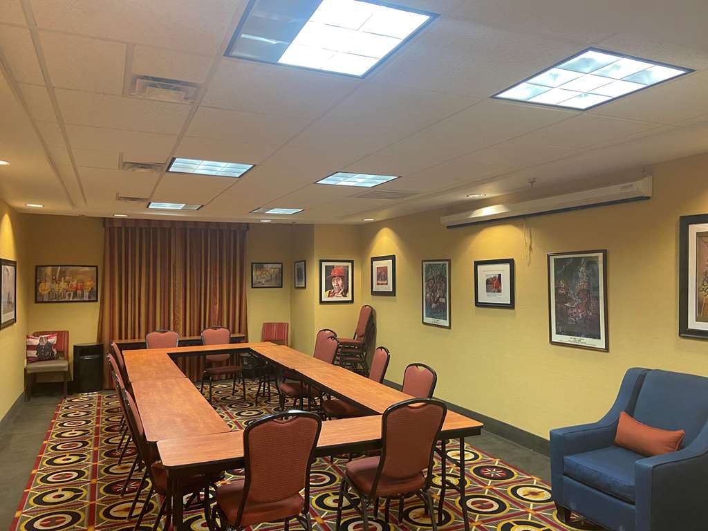 Comfort Suites - thumb 9