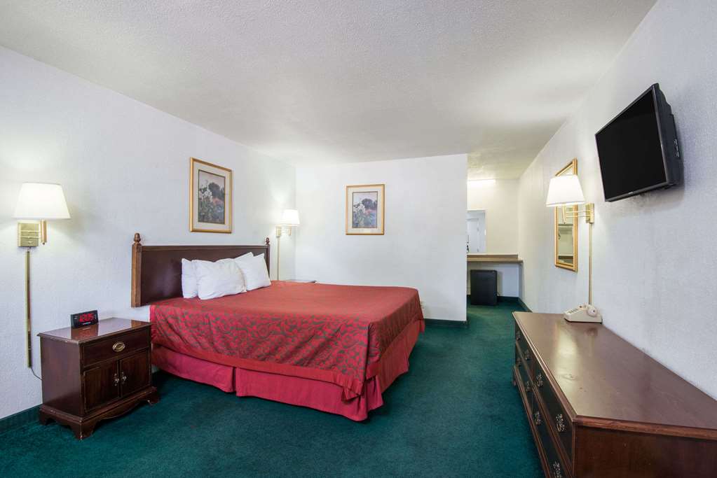 Days Inn Gallup - thumb 5