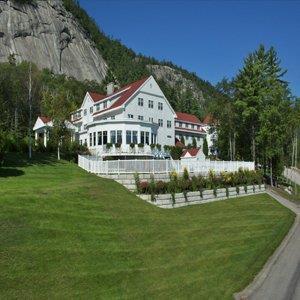 White Mountain Hotel And Resort - thumb 3