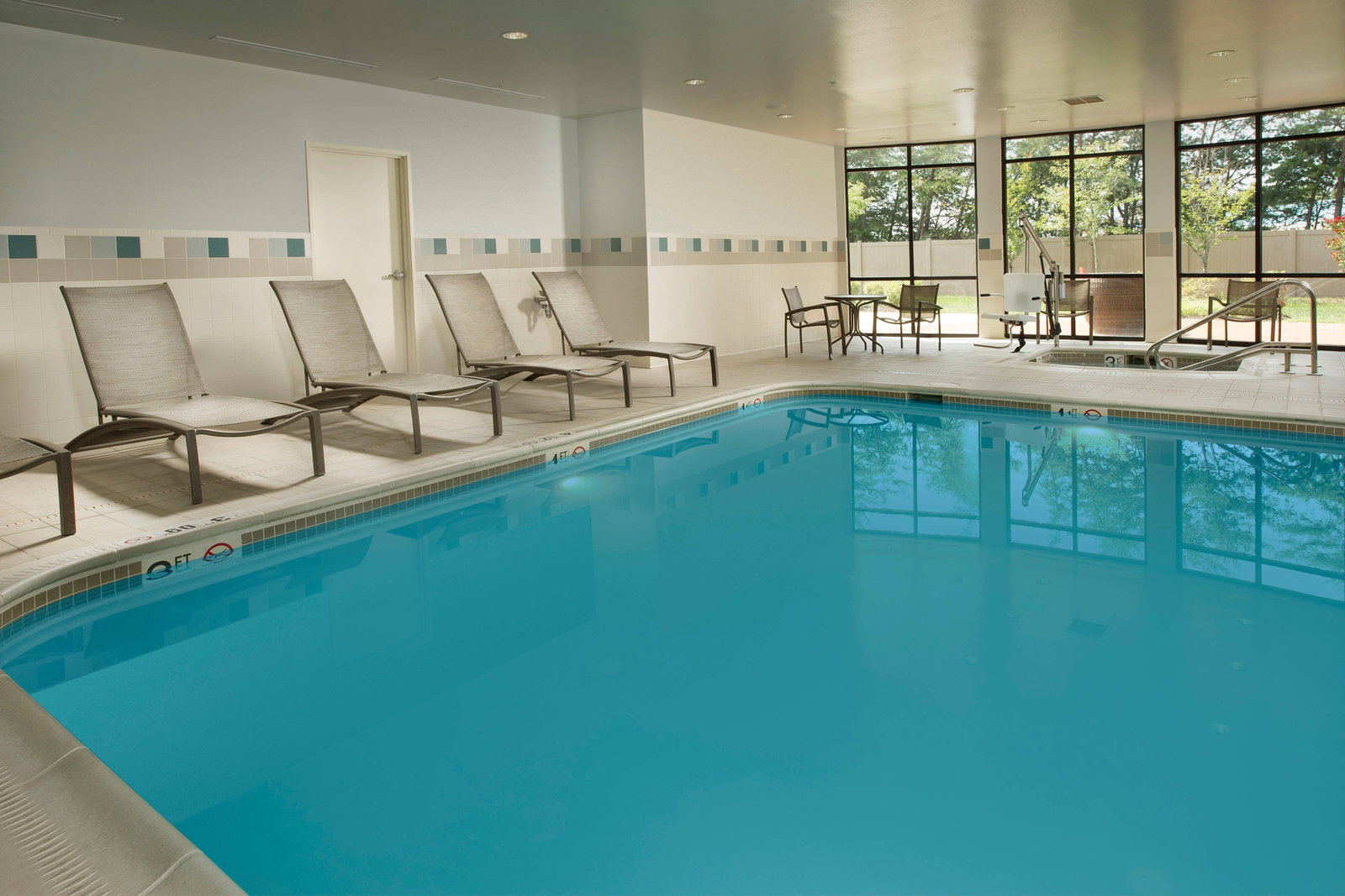 Courtyard By Marriott Waldorf - thumb 13
