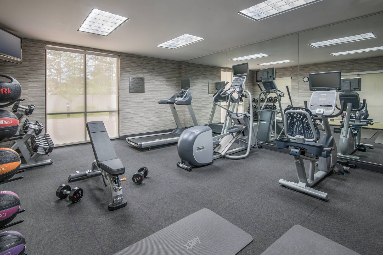 Courtyard By Marriott Waldorf - thumb 14