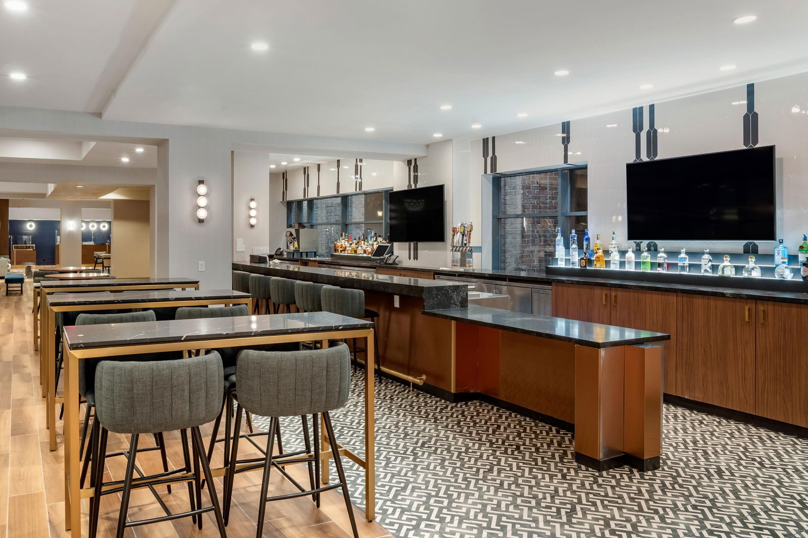 Sheraton Suites Old Town Alexandria - thumb 9