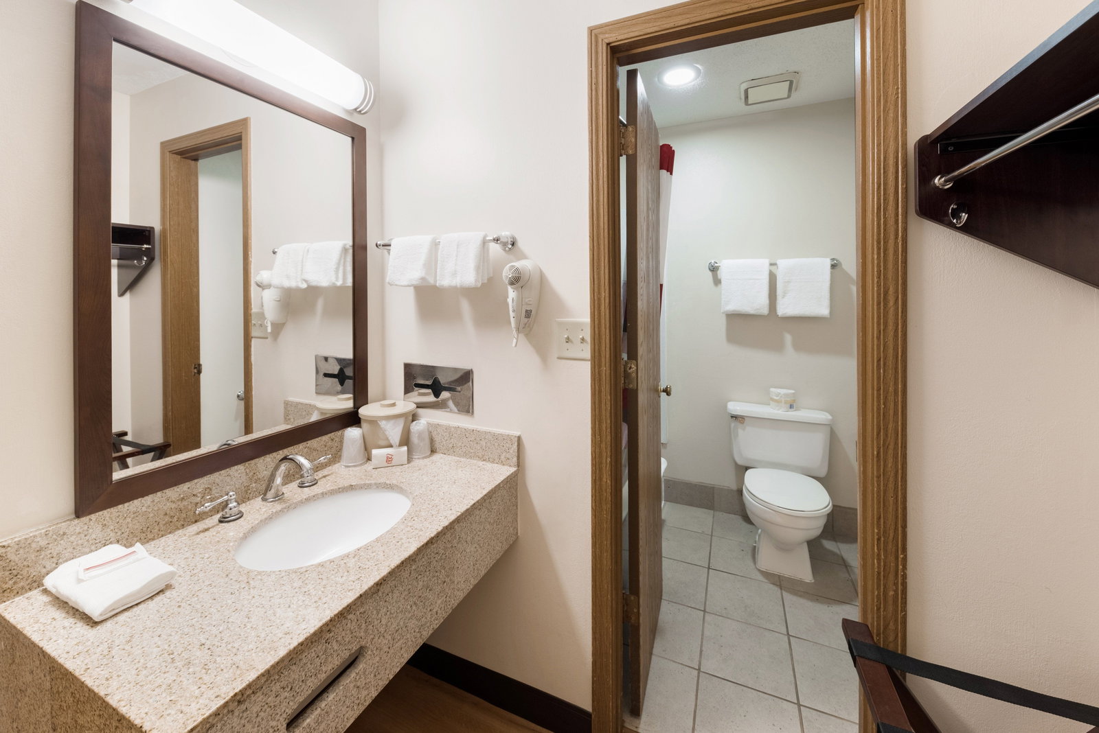 Red Roof Inn Fort Wayne - thumb 12