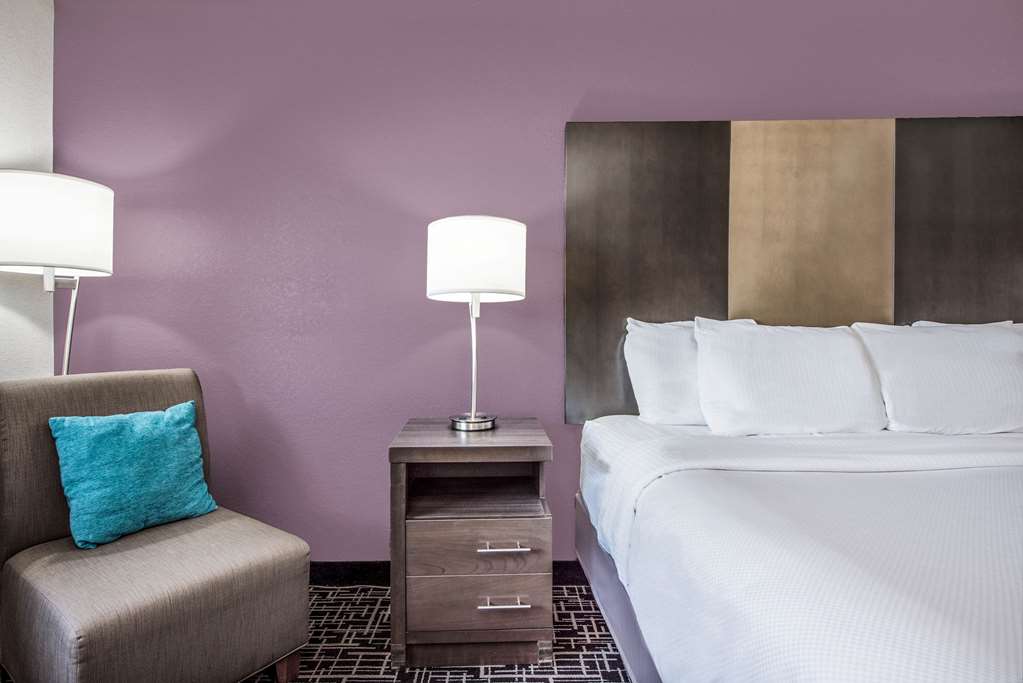La Quinta Inn & Suites Fairborn - thumb 7