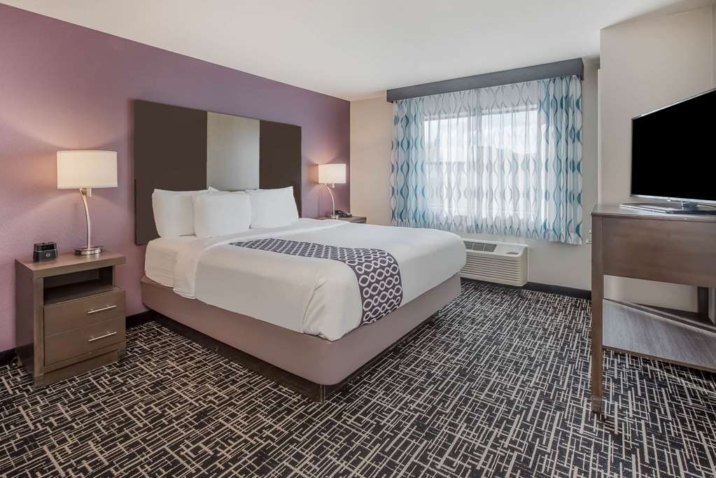 La Quinta Inn & Suites Fairborn - thumb 12