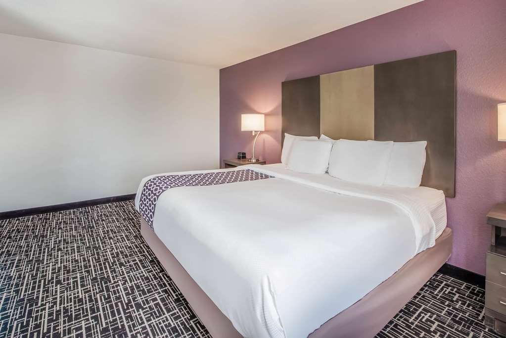 La Quinta Inn & Suites Fairborn - thumb 13