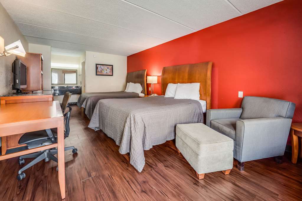 Econo Lodge Inn & Suites - thumb 4